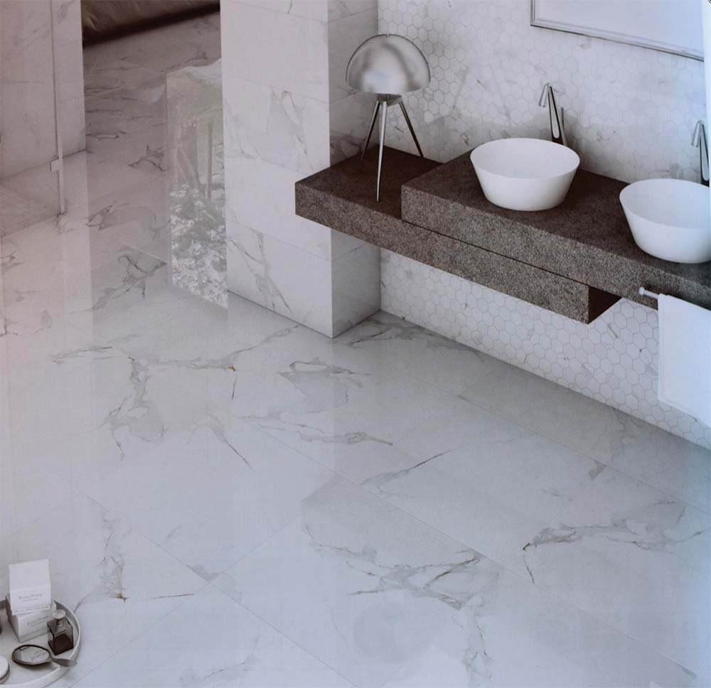 badeværelses gulv i marmor