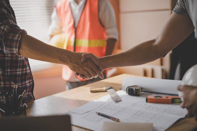 Her bliver der indhentet et tilbud på en renovering